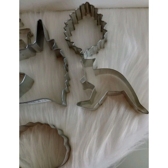 Lot of 7 Metal Cookie Cutters For Baking, Crafts New - Picture 4 of 4